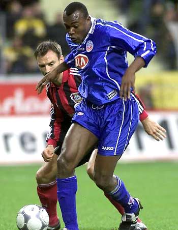 员表现尤为 员表现尤为